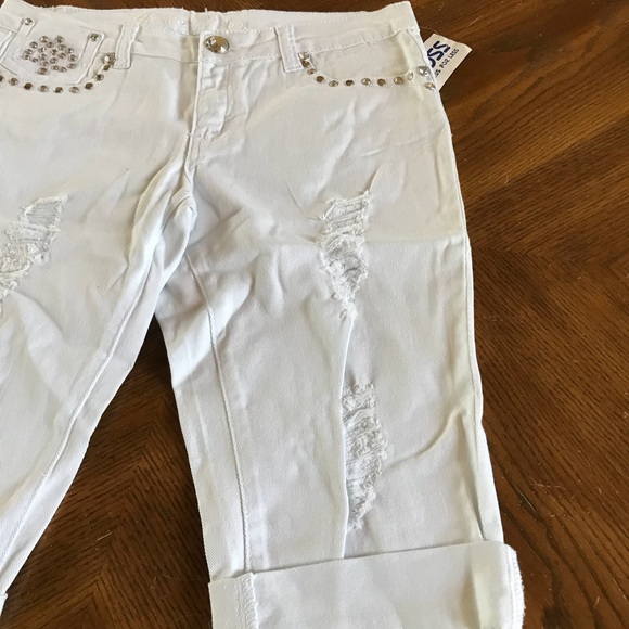 New - Distressed White Cropped Jeans - Picture 3 of 8